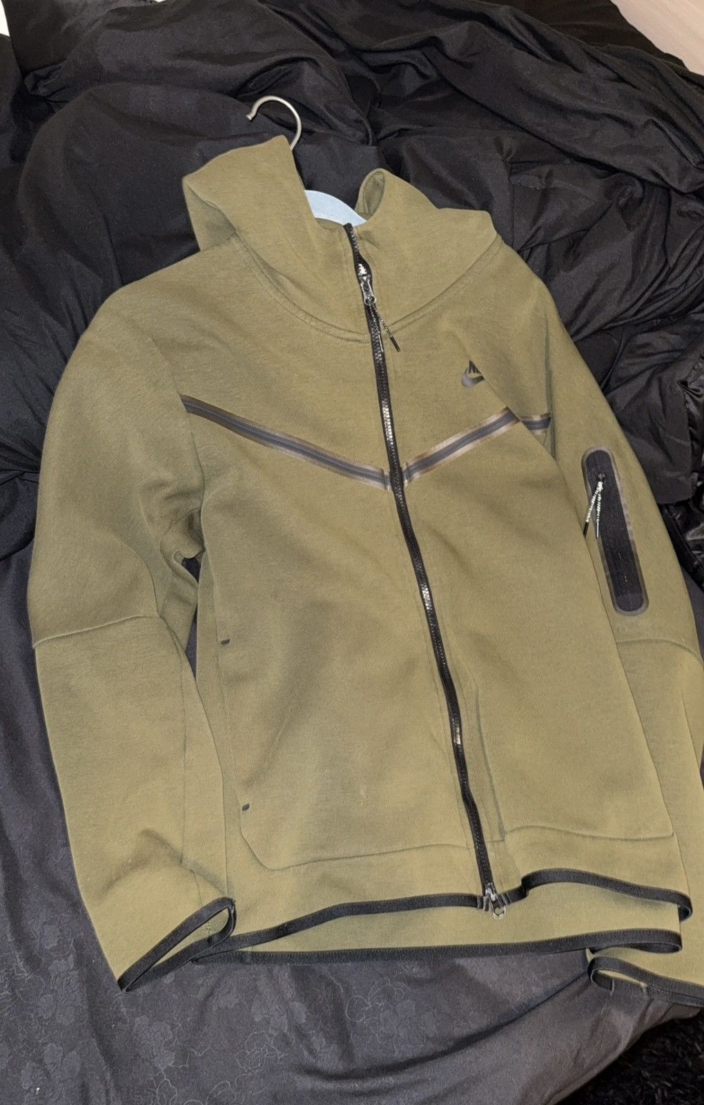 Nike Nike tech olive green Size US L / EU 52-54 / 3 - 1 Preview