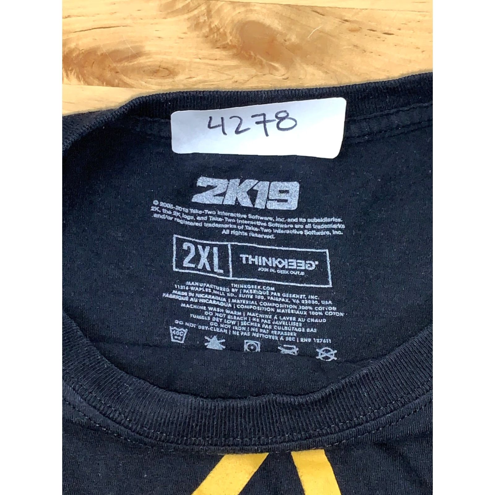 NBA VINTAGE ThinkGeek NBA 2K19 20th Anniv Men’s 2XL Crown King Black/Yellow T-Shirt #4278 Size US XXL / EU 58 / 5 - 4 Thumbnail