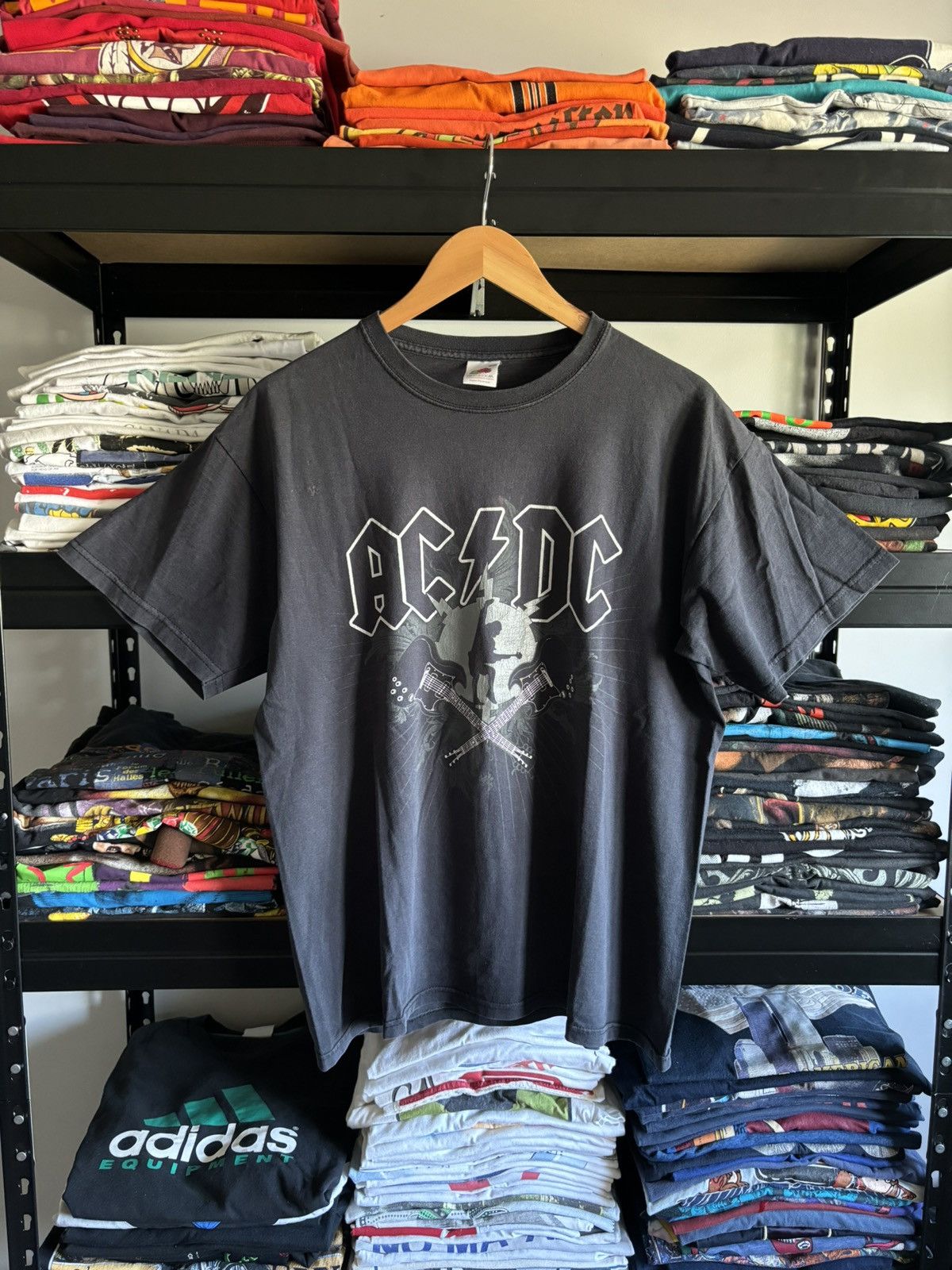 AC/DC × Band Tees Vintage AC/DC Graphic Print T-Shirt Band Rock Size US L / EU 52-54 / 3 - 1 Thumbnail