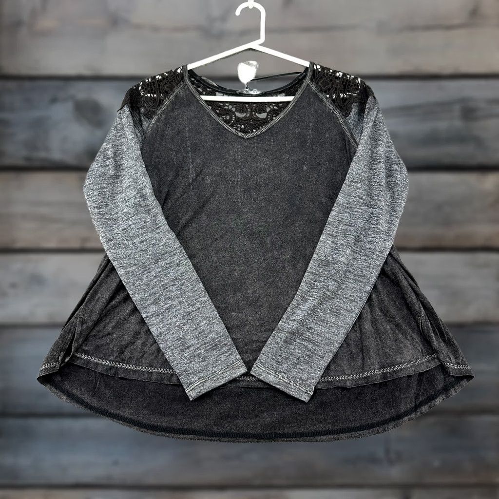 Miss Me VINTAGE Miss Me Shirt Womens S Black Grey Lace Trim Long Sleeve Tunic Raglan Y2K Size S / US 4 / IT 40 - 1 Thumbnail