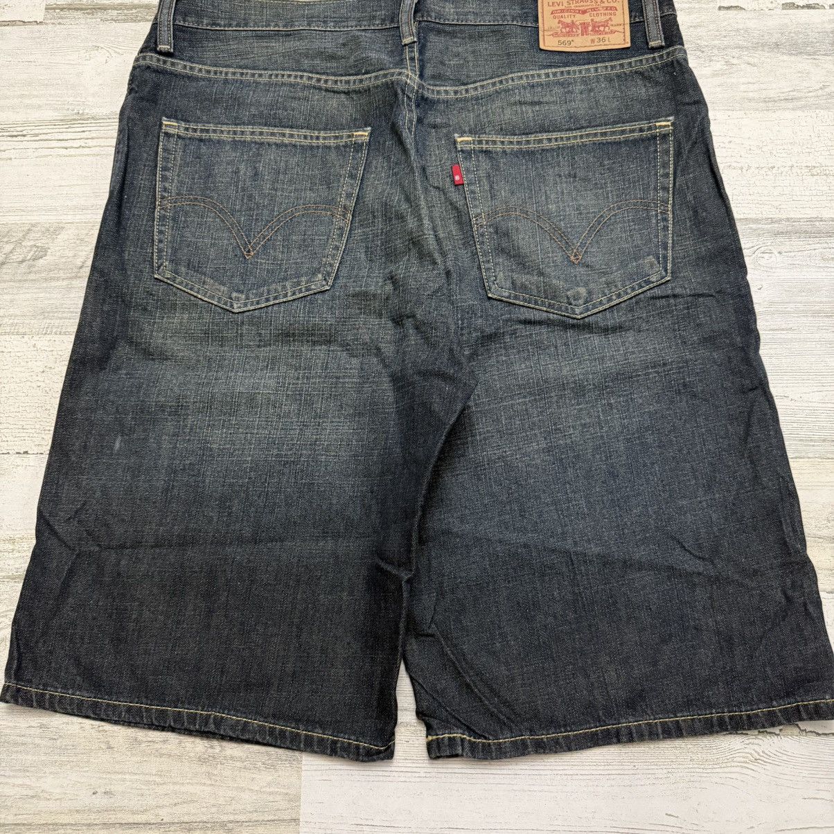 Levi's Y2K Levi’s 569 Dark Blue Baggy Wide Denim Shorts Jorts 36 Size US 36 / EU 52 - 3 Thumbnail