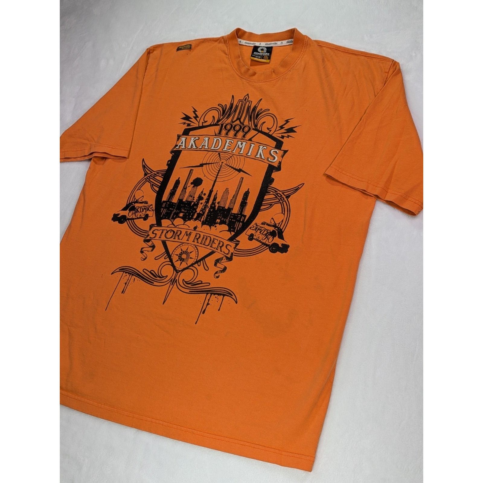 Akademiks VTG Akademiks Storm Riders Orange Tee XXL Embroidered 99 Size US XXL / EU 58 / 5 - 4 Thumbnail
