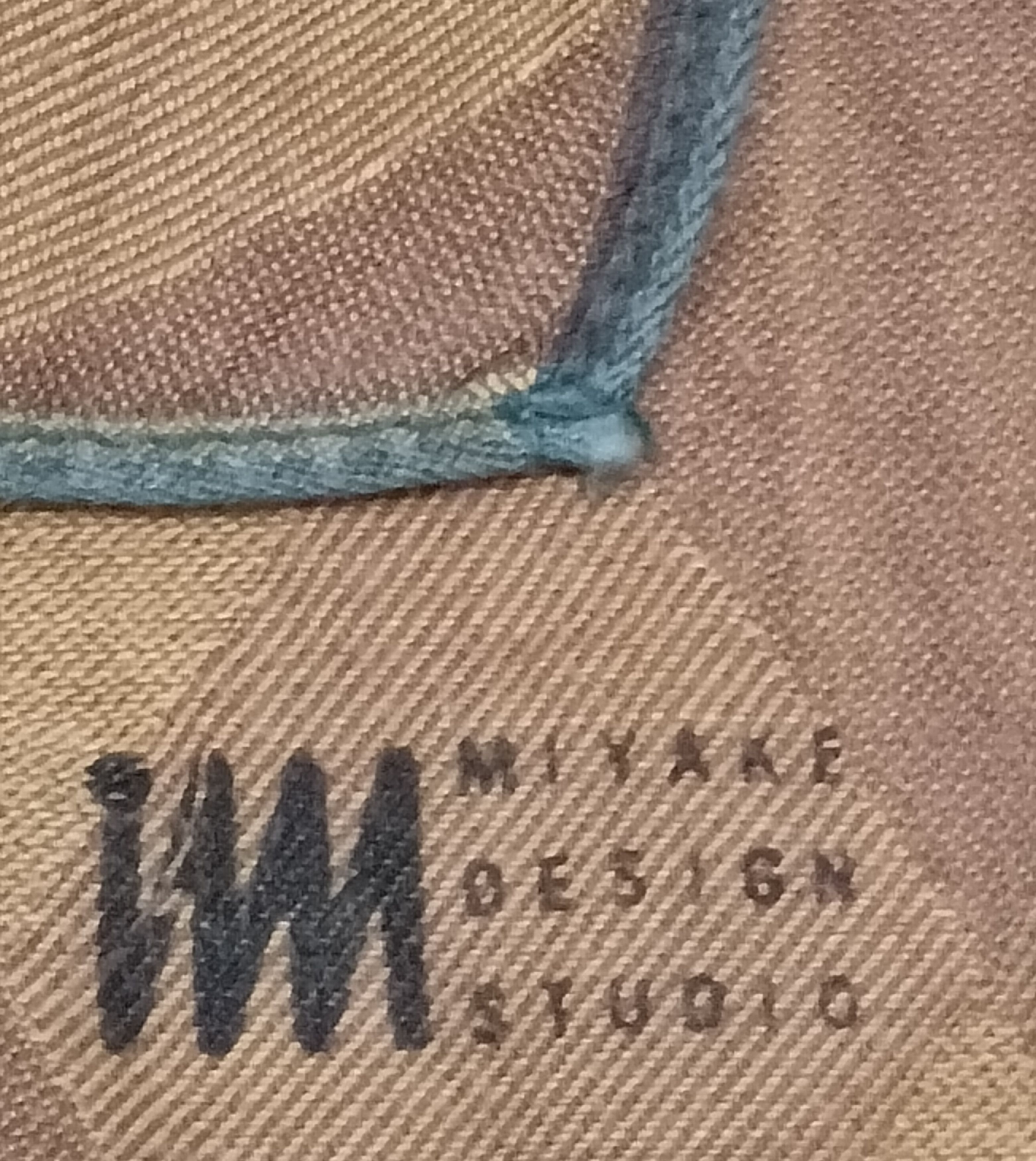 Issey Miyake ISSEY MIYAKE HOUNDSTOOTH HANDKERCHIEF Size ONE SIZE - 2 Thumbnail