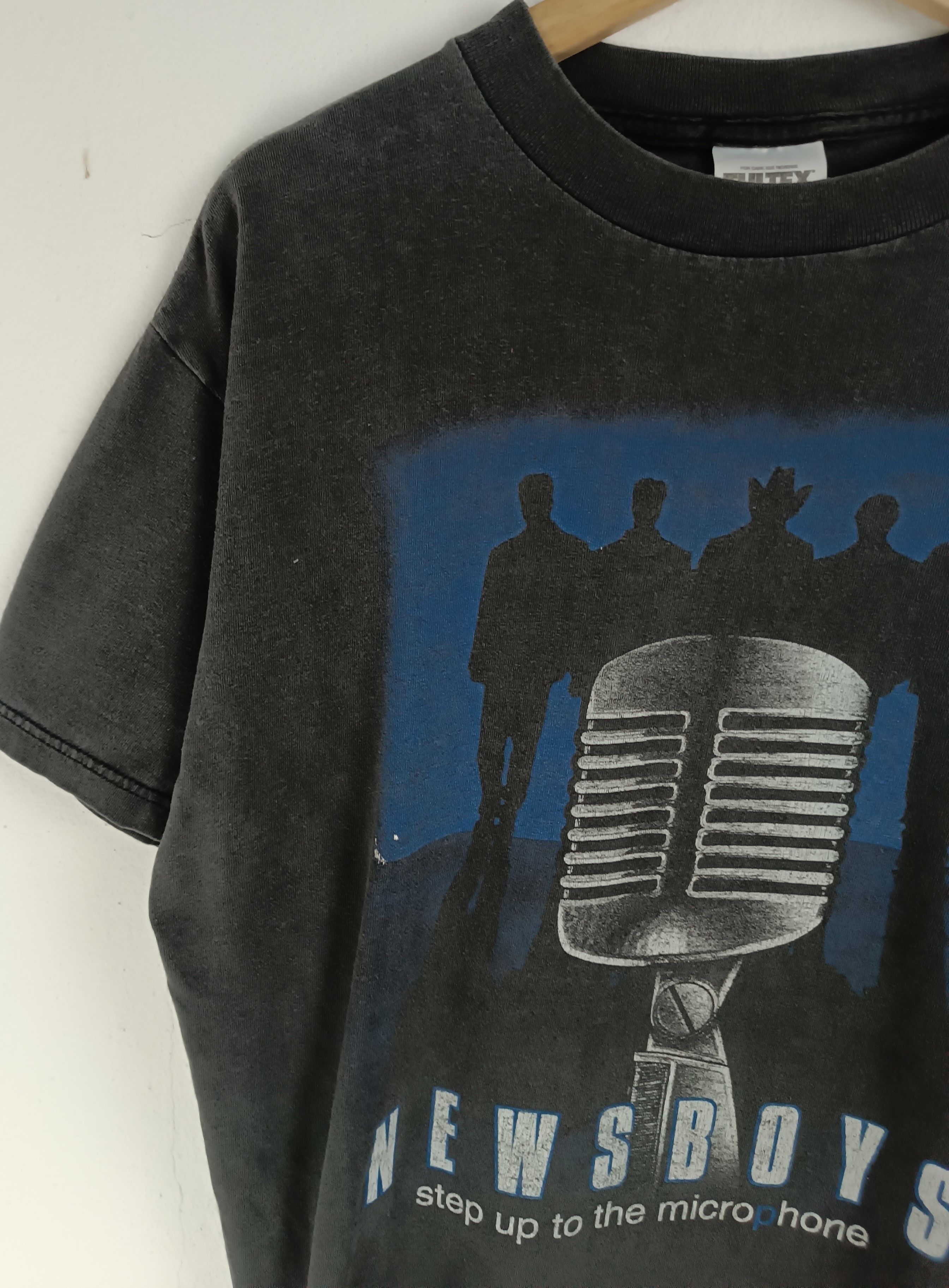 Band Tees VINTAGE 90'S FADED NEWSBOYS CHRISTIAN ROCK BAND Size US L / EU 52-54 / 3 - 5 Thumbnail
