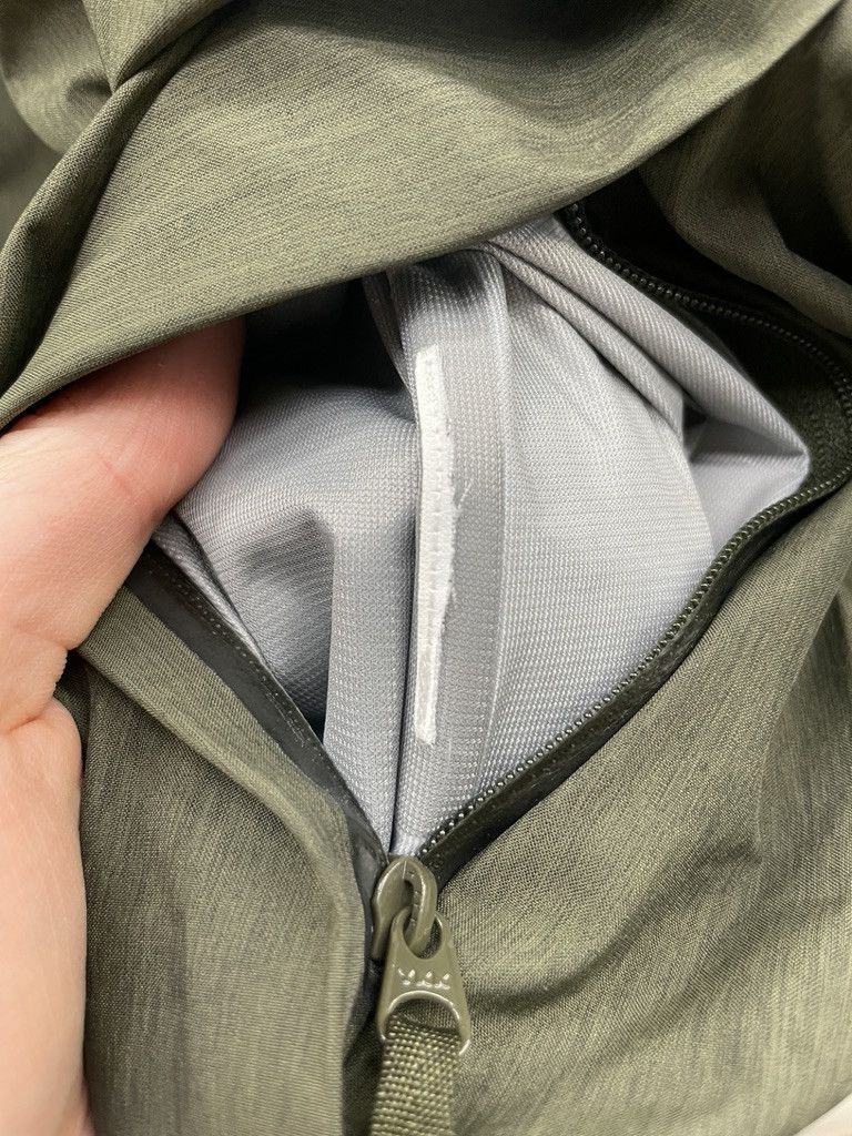 Arc'teryx ARCTERYX Codetta Cinch Long Gore Tex Jacket Coat Size S / US 4 / IT 40 - 22 Thumbnail
