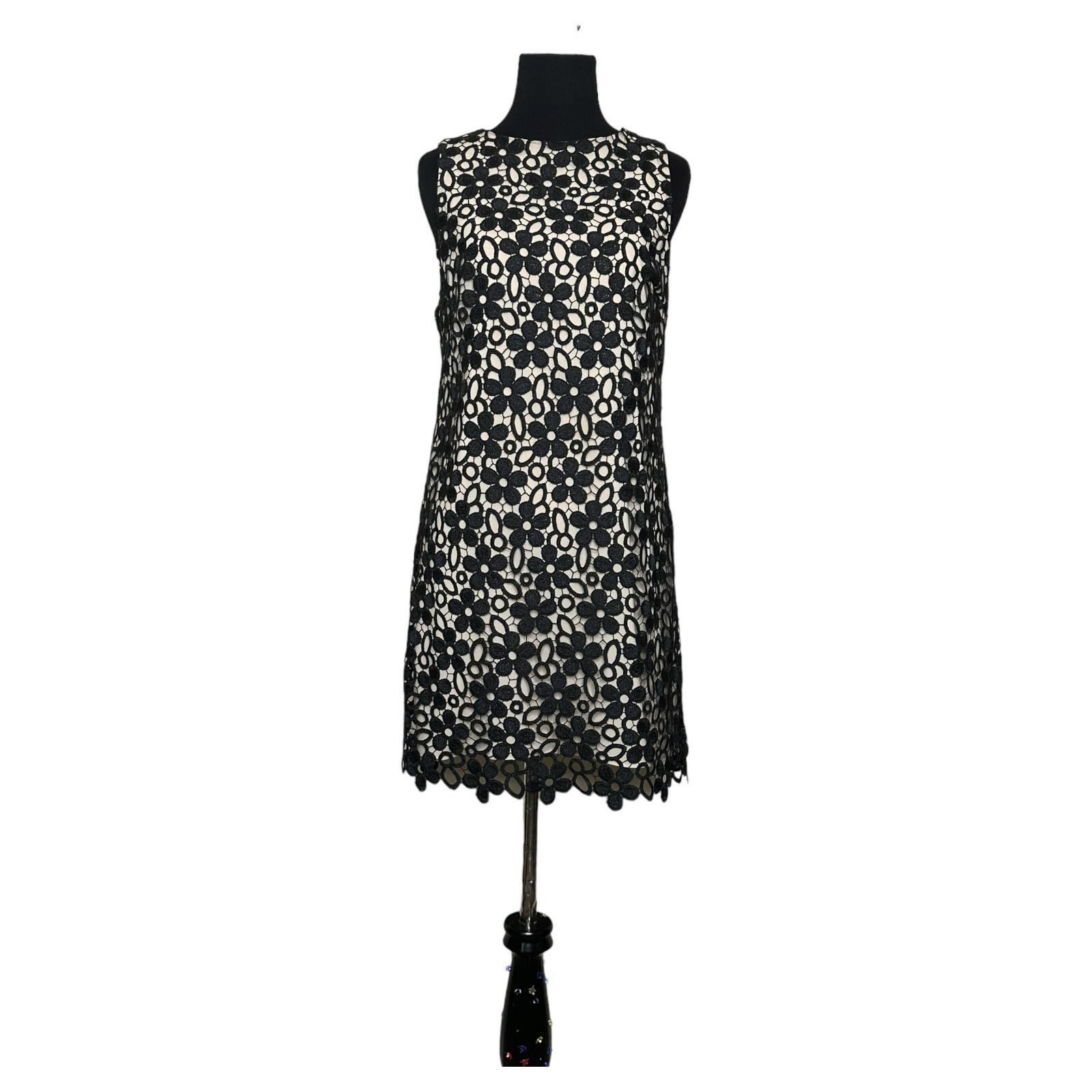 Alice + Olivia Alice + Olivia Clyde floral lace sheath mini dress size 4 Size S / US 4 / IT 40 - 21 Thumbnail