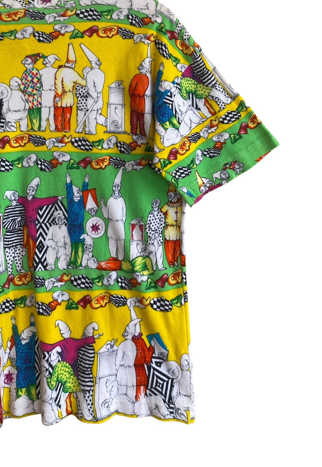 Versace Jeans Couture Rare Vintage Versace Jeans Couture Fullprint T-shirt 1990s Size US M / EU 48-50 / 2 - 6 Thumbnail
