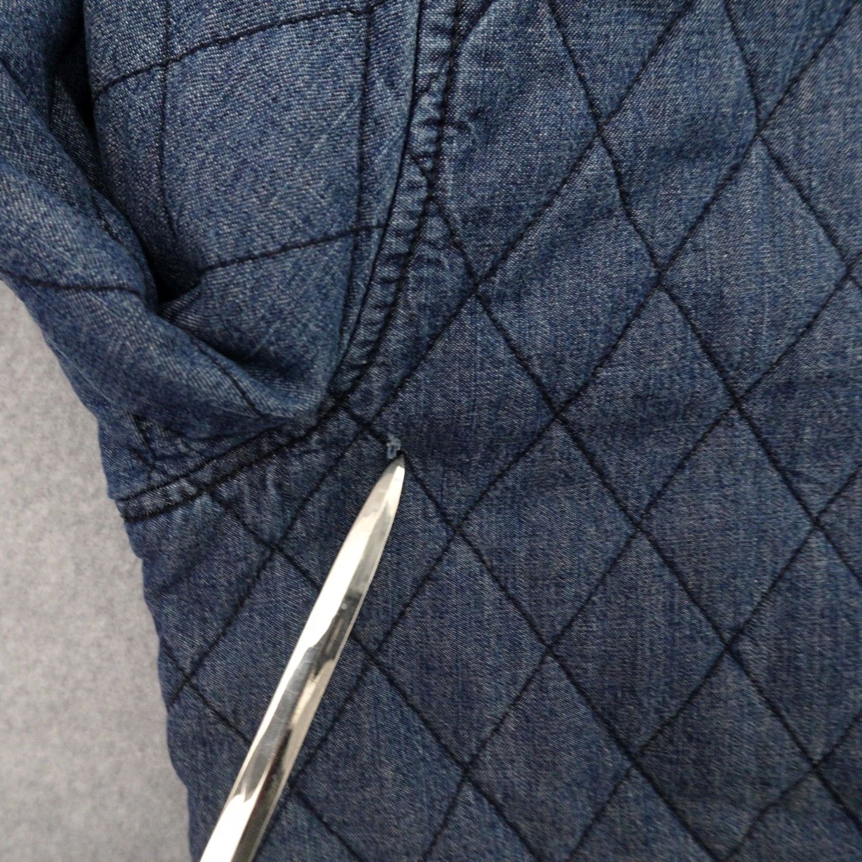 Guess VINTAGE G by Guess Womens Jacket L Blue Pockets Button Snap 19X28 Hearts of Style ?? Size L / US 10 / IT 46 - 6 Thumbnail