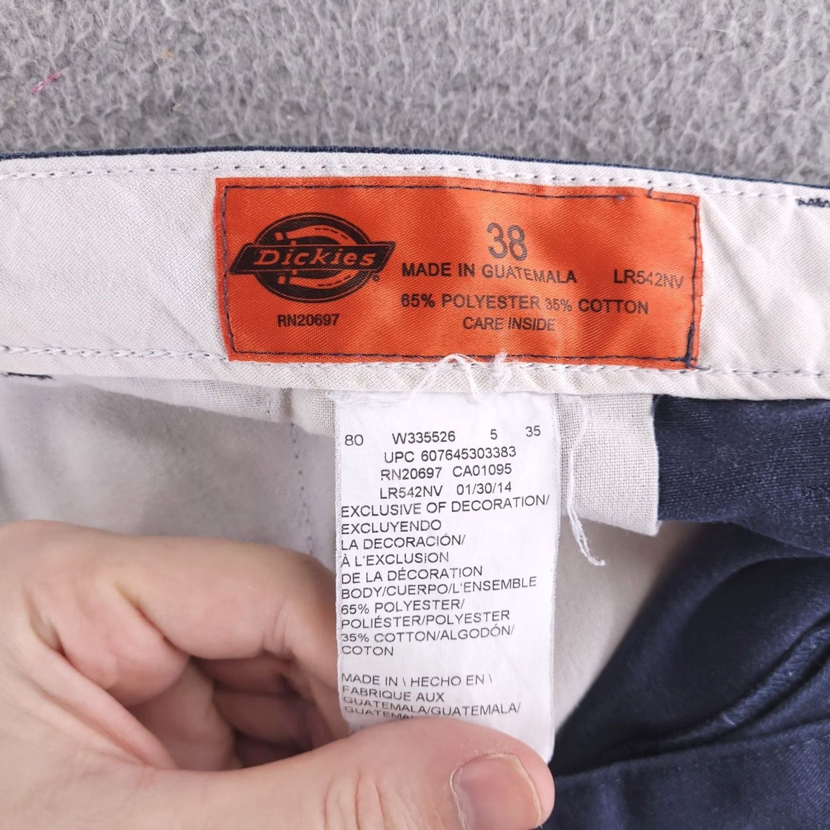Dickies Dickies Shorts Mens 38 Blue Cargo Workwear Rugged Durable/Good condition overall/Cargo Style Mens 38 Blue Dickies Workwear Shorts Size US 38 / EU 54 - 4 Thumbnail