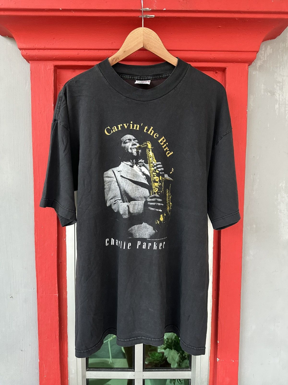 Band Tees Vintage 90s Charles Parker “Carvin’ The Bird” Tee Size US XL / EU 56 / 4 - 1 Thumbnail