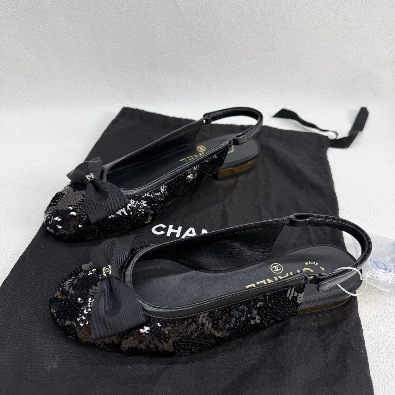 Chanel Chanel Black Lowtop Sneakers us_5 Women Size US 5 / IT 35 - 1 Thumbnail