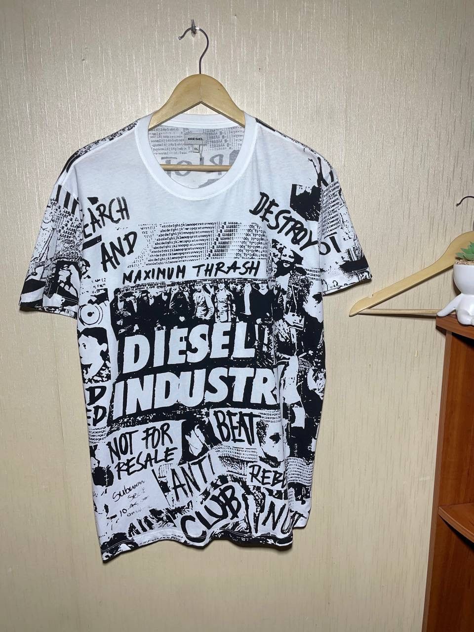 Diesel × Vintage Diesel Vintage Newspapers y2k T Shirt Size US XL / EU 56 / 4 - 1 Thumbnail