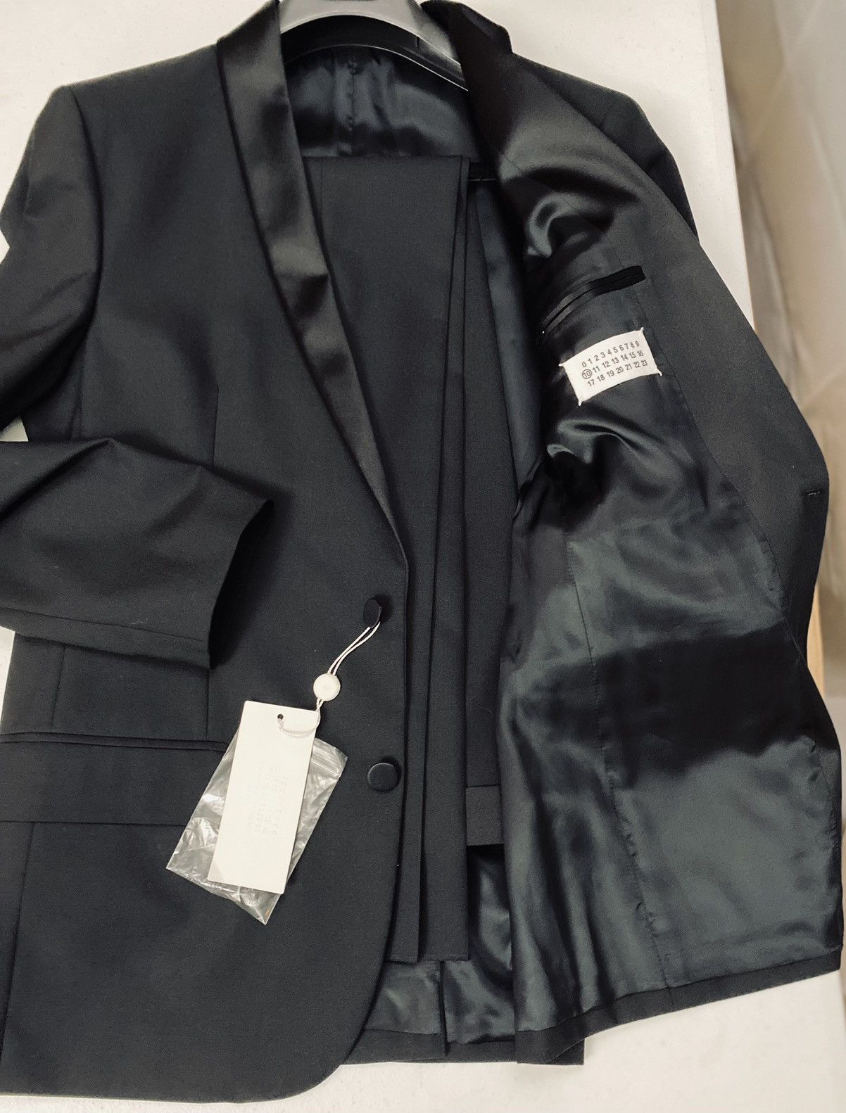 Maison Margiela Maison Margiela 🇮🇹 Black Wool Shawl Lapel 2-btn Tux 50R NWT Size 40R - 9 Thumbnail