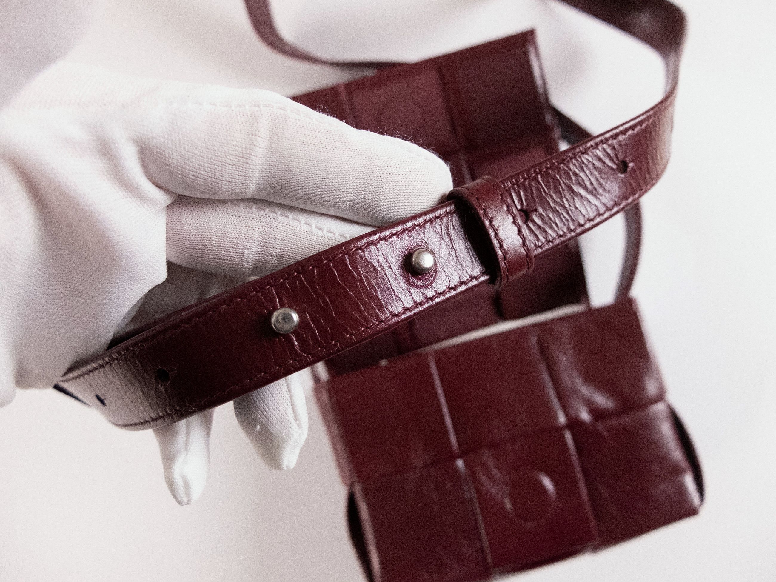 Bottega Veneta BOTTEGA VENETA Candy Cassette burgundy leather mini bag Size ONE SIZE - 10 Thumbnail