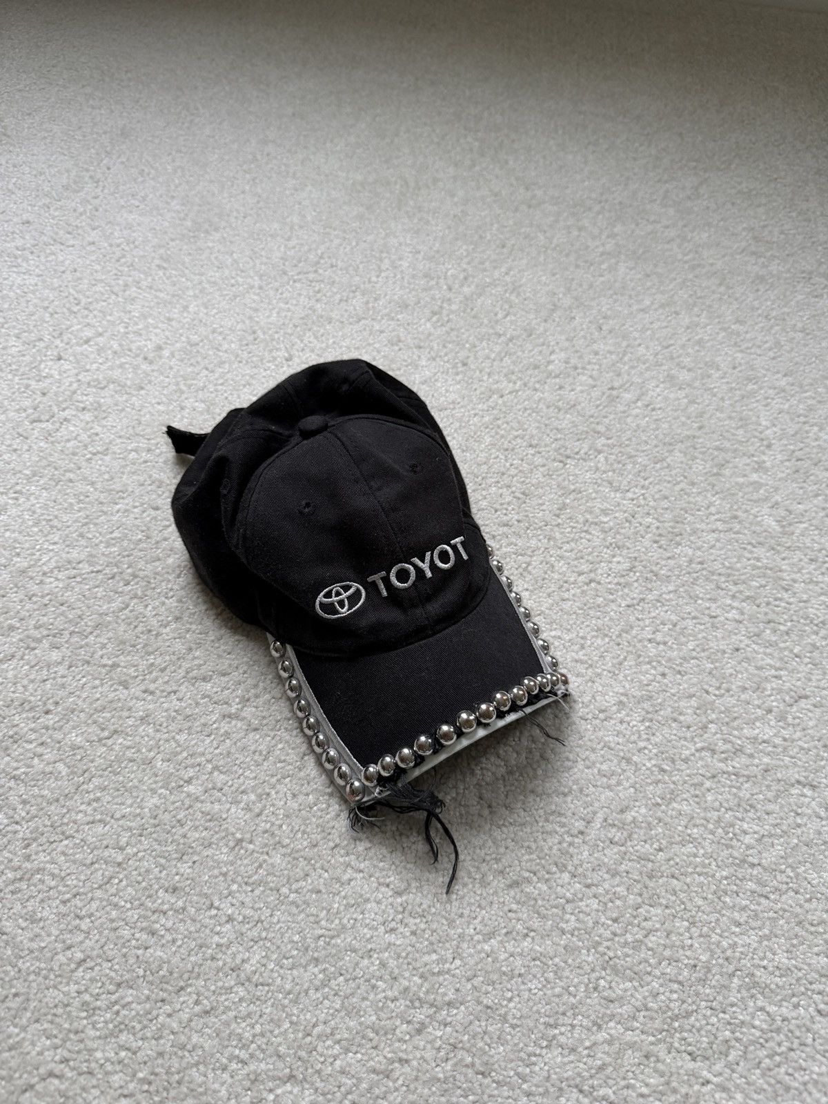 Joshua Jamal TOYOTA CRUST CAP Size ONE SIZE - 1 Thumbnail