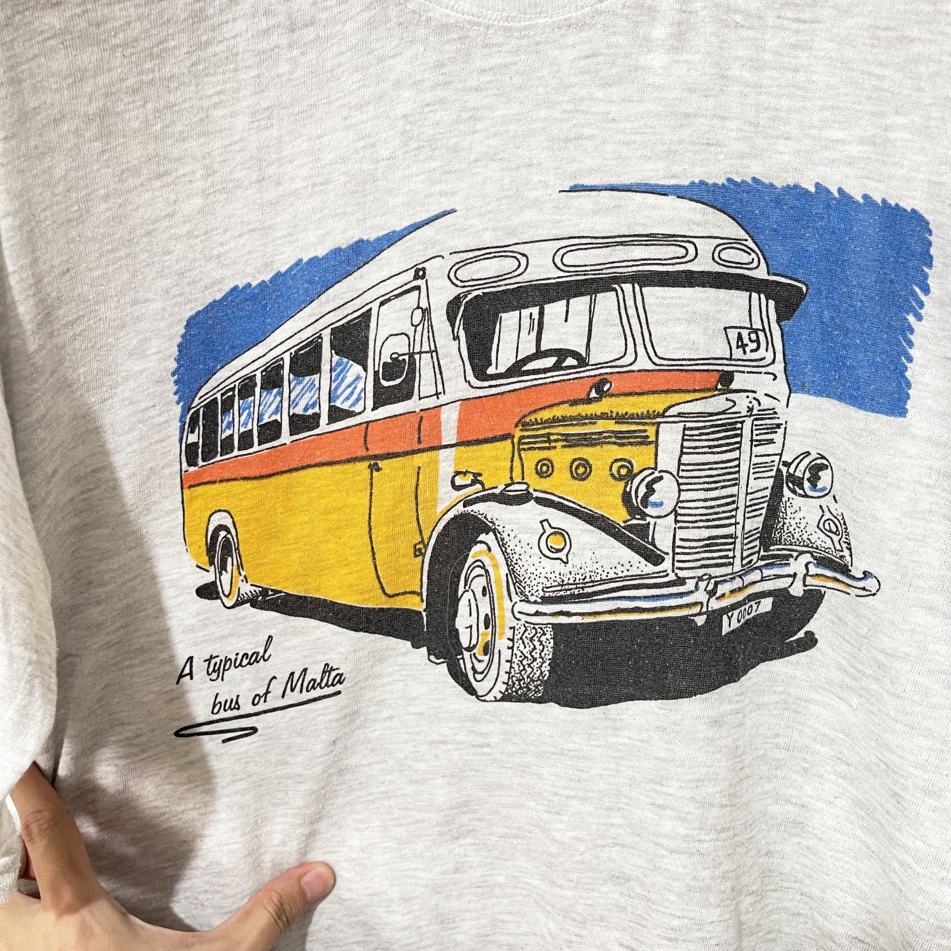Vintage Vintage 00s A Typical Bus of Malta Souvenir T-Shirt Size US M / EU 48-50 / 2 - 2 Thumbnail