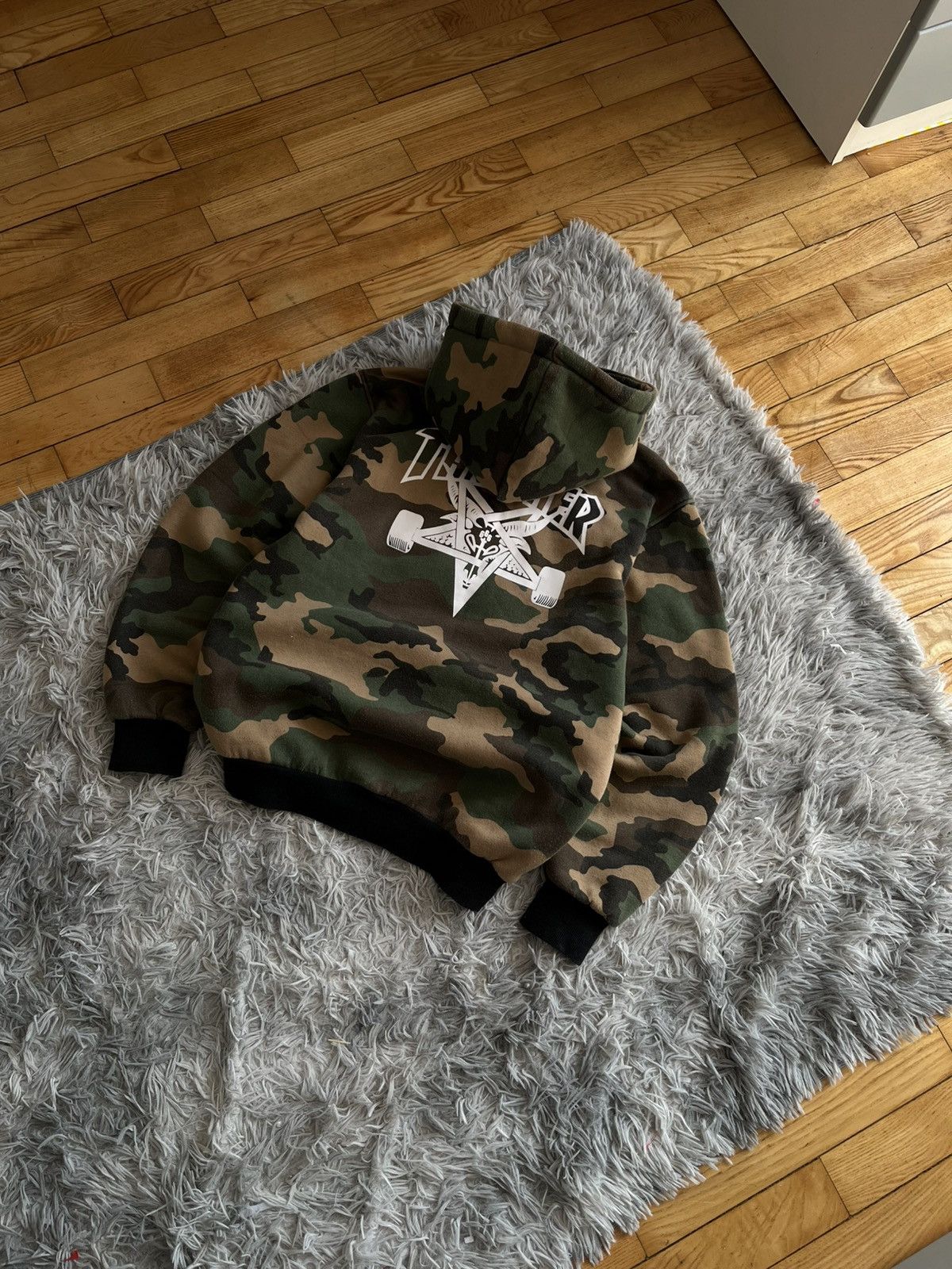 Thrasher Vintage Thrasher Camo Hoodie Skateboard Size L Size US M / EU 48-50 / 2 - 6 Thumbnail