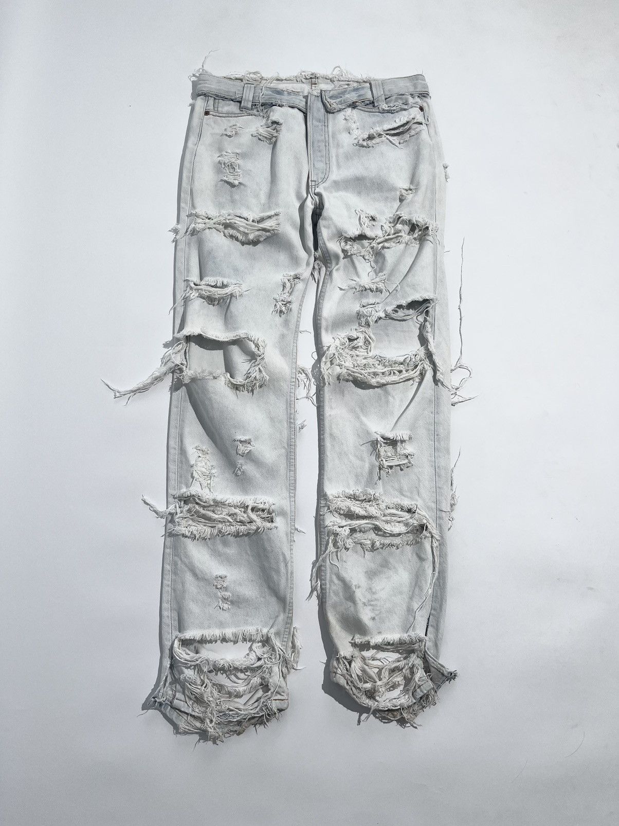 Levi's Vintage Clothing Vintage Levis Made in USA Distressed Thrashed Jeans Size US 32 / EU 48 - 1 Thumbnail