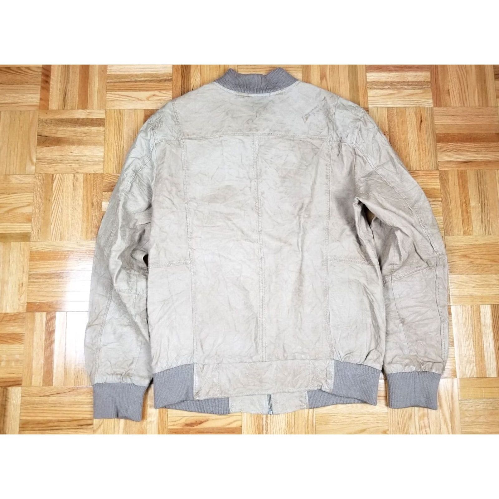 Vintage VINTAGE DANIER Distressed Leather Bomber Style Jacket SHIRT M Beige 27-28in 22in 19in Cross Shoulder Mens Size US M / EU 48-50 / 2 - 8 Thumbnail