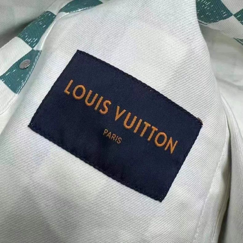 Louis Vuitton Louis Vuitton White and green checkerboard denim jacket Size US L / EU 52-54 / 3 - 2 Thumbnail