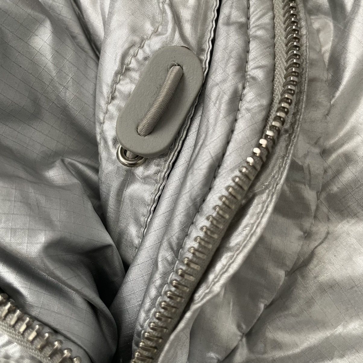 Prada Prada AW-F/W07 Metalic Silver Wrist FUR Puffer jacket Size S / US 4 / IT 40 - 9 Thumbnail