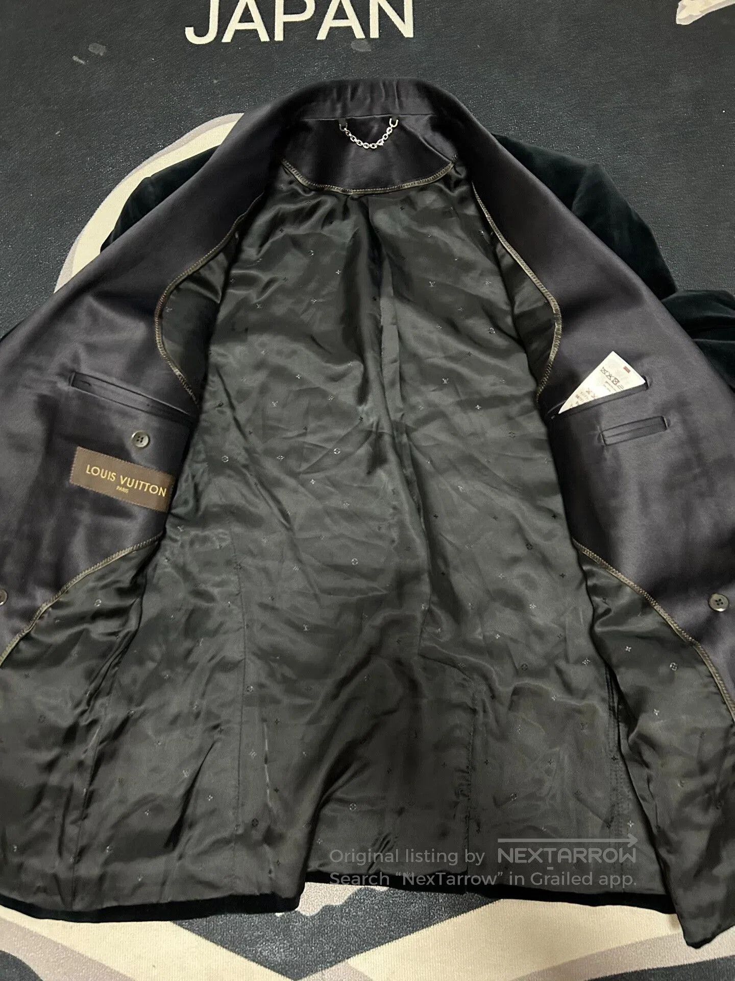 Louis Vuitton Louis Vuitton Velvet Double-Breasted Jacket. Size US S / EU 44-46 / 1 - 3 Thumbnail