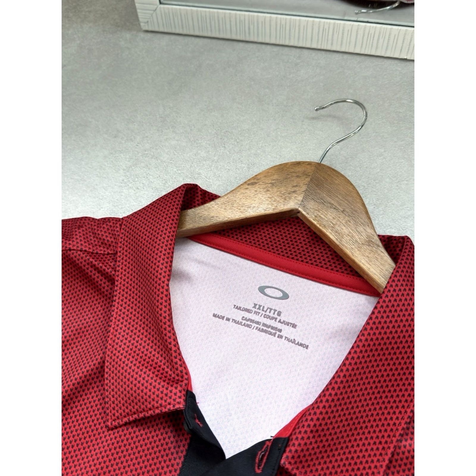 Oakley VINTAGE Oakley Center Logo Red Polo Shirt XXL Mens Polo Shirt Red 90s Logo Vintage Sports Oakley Polo Shirt Logo Size US L / EU 52-54 / 3 - 6 Thumbnail