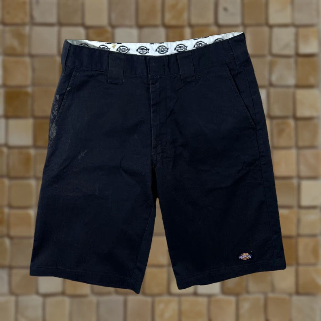 Dickies Dickies Classic Black Skater Workwear Chino Shorts 30 Mens Waist 30.5" Inside Leg 12" Rise 12.5" 11" Leg Width Black Size US 30 / EU 46 - 1 Thumbnail