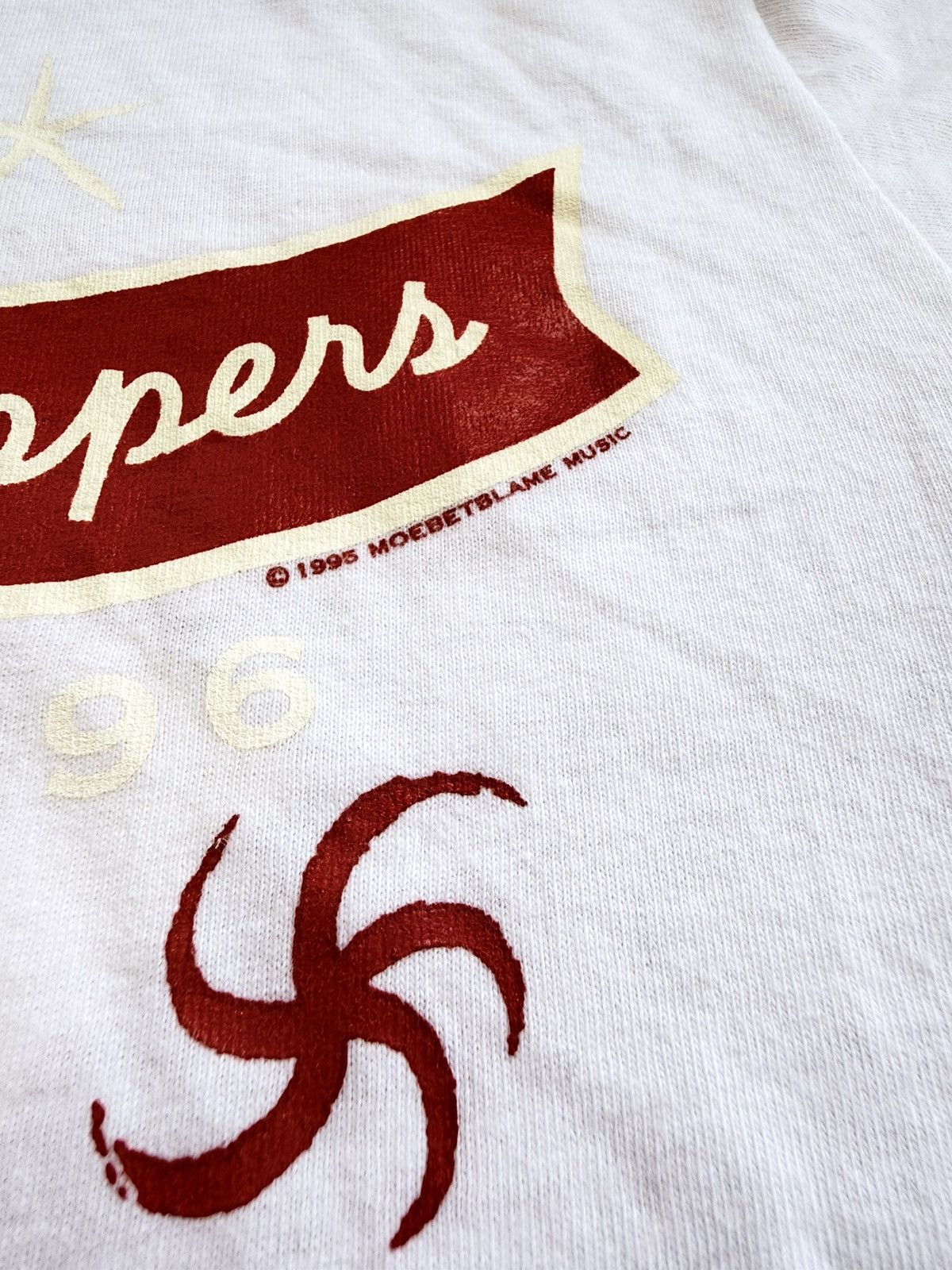 Band Tees Vintage 90s Red Hot chili Peppers world tour tshirt Size US M / EU 48-50 / 2 - 4 Thumbnail