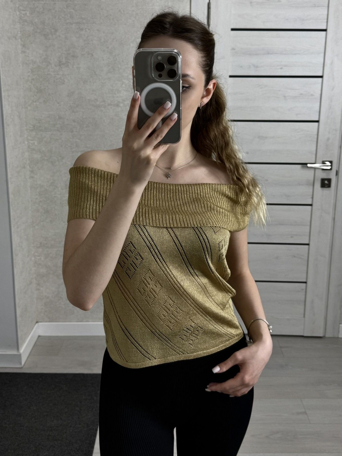 Givenchy Vintage GIVENCHY Vision Gold Luxer Knit Top 4G Logo Monogram Size S / US 4 / IT 40 - 9 Thumbnail