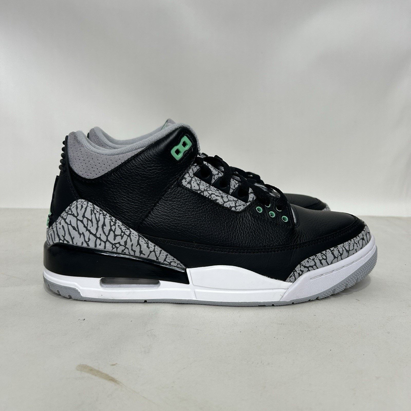 Jordan Brand Nike Air Jordan 3 Retro “Green Glow” Size US 9.5 / EU 42-43 - 4 Thumbnail