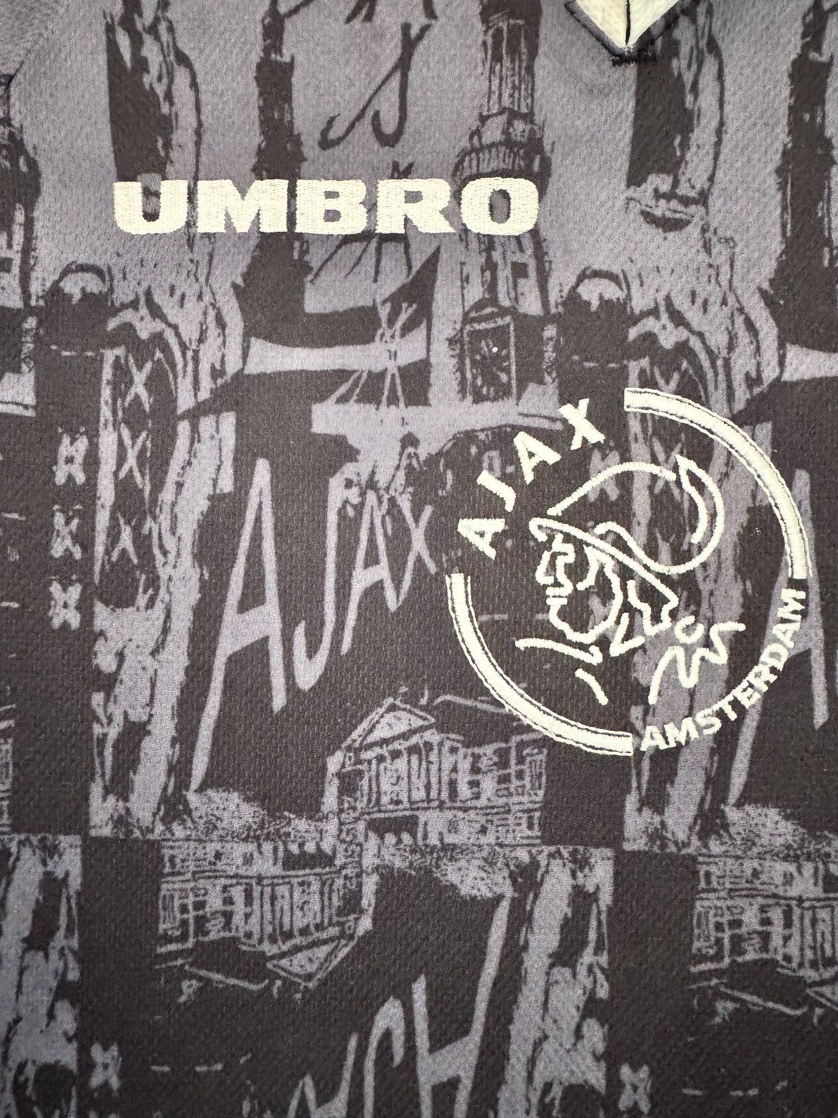 Umbro 1996/97 AJAX VINTAGE UMBRO AWAY FOOTBALL SHIRT JERSEY XL Size US XL / EU 56 / 4 - 17 Thumbnail