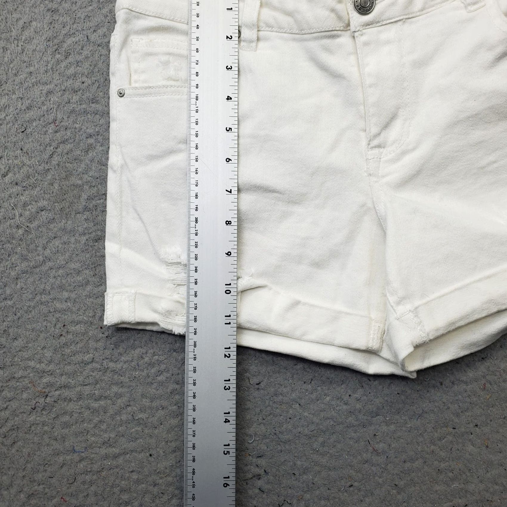 Denime Refuge Womens Denim Shorts 6 White Comfort Stretch 5-Pocket Distressed Cuffed Summer Casual Relaxed Fit Size 28" / US 6 / IT 42 - 4 Thumbnail