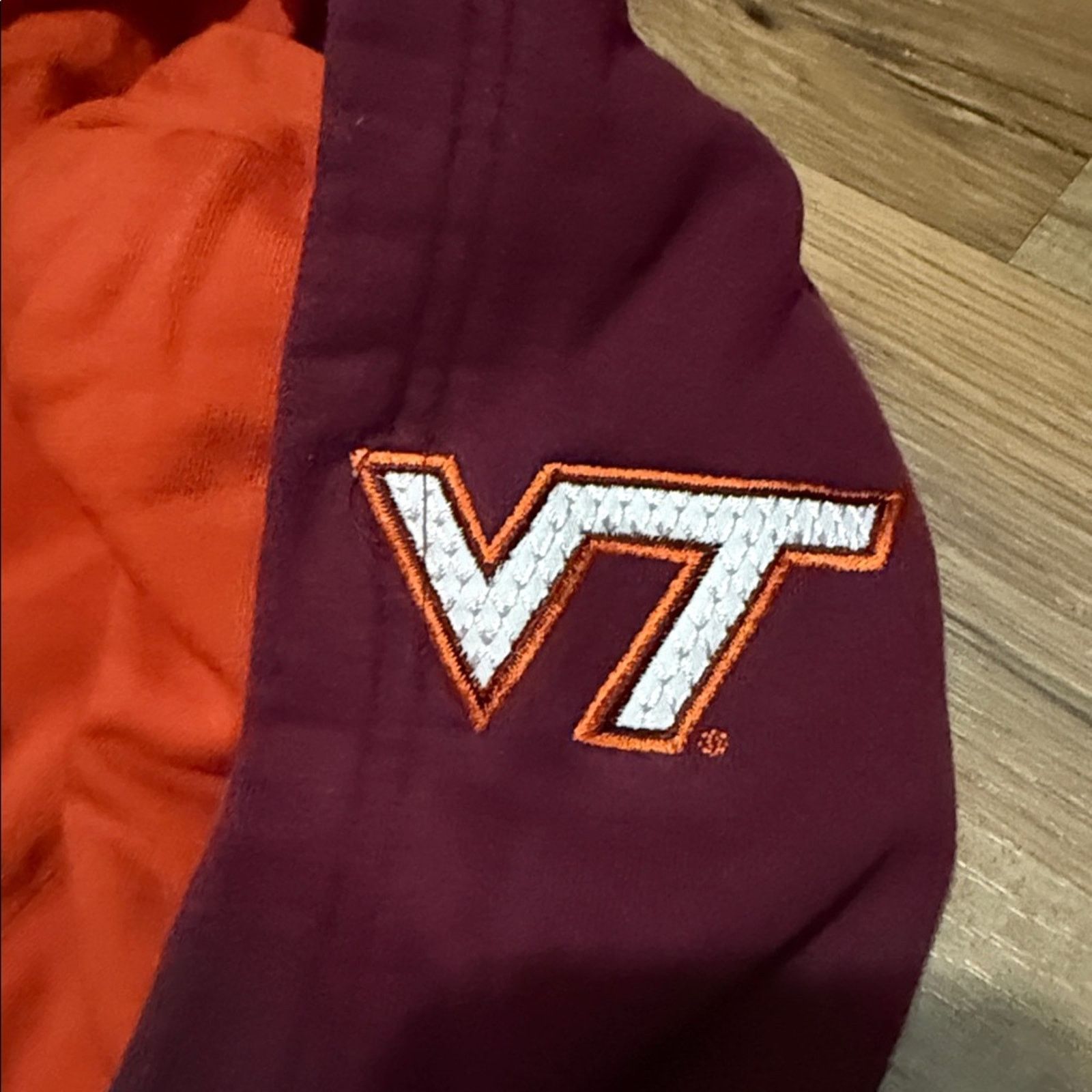 Nike 90s Nike Team Virginia Tech Center Swoosh Hoodie Size US XL / EU 56 / 4 - 7 Thumbnail