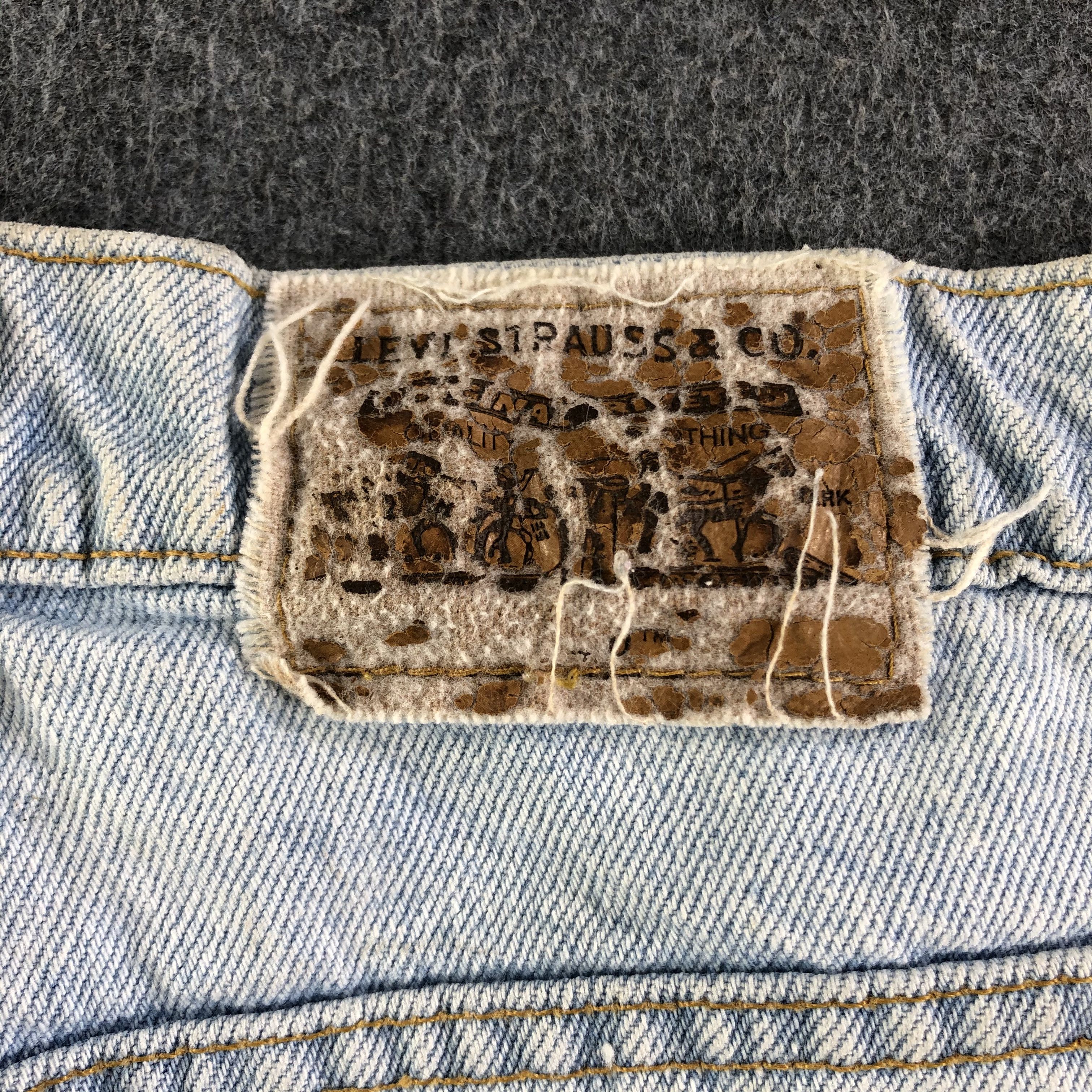 Levi's Vintage Light Wash Levis Jeans-J3145 Size US 37 - 5 Thumbnail