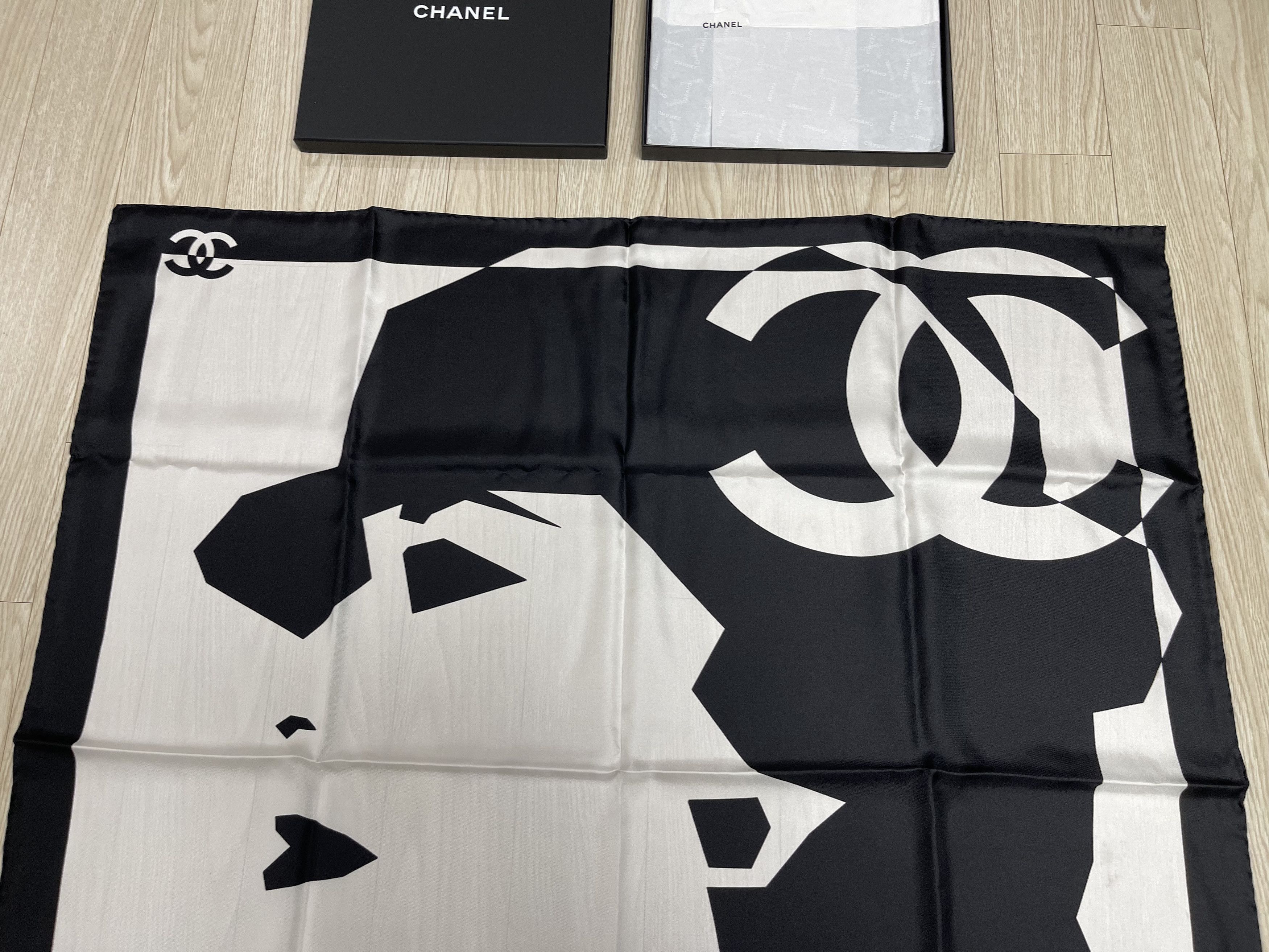 Chanel Chanel Mademoiselle CC Logo G22 Scarf Size ONE SIZE - 4 Thumbnail