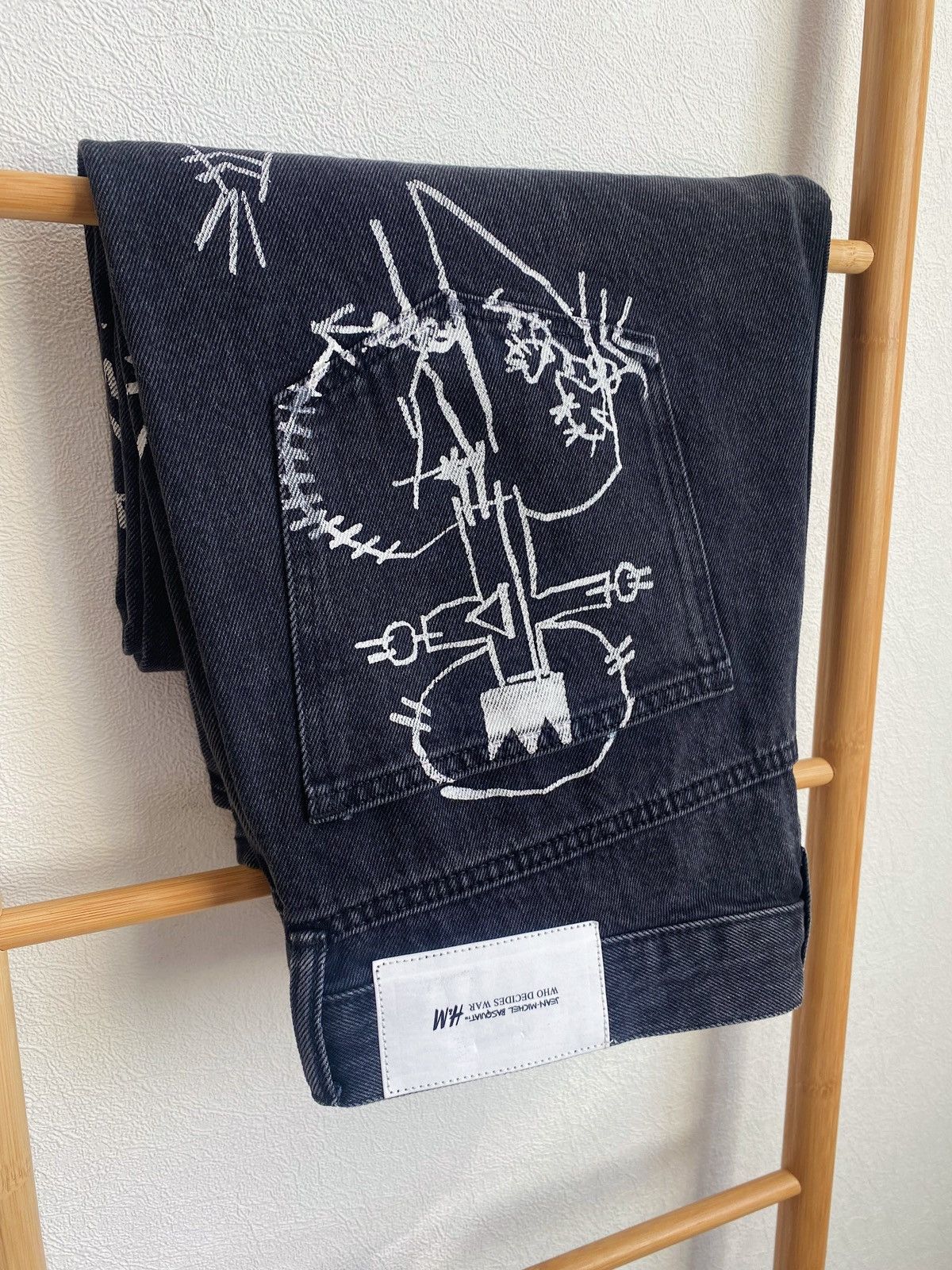 H&M × Jean-Michel Basquiat × Who Decides War Who Decides War Baggy denim jeans H&M x Basquiat x Ev&Tela Size US 33 - 20 Thumbnail