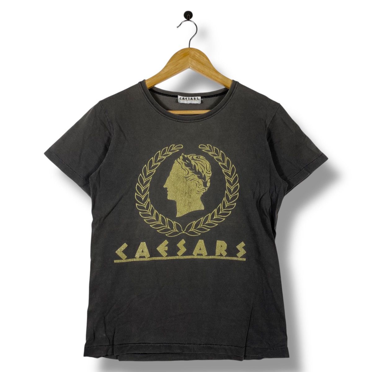 Vintage Vintage 90's ROMAN CAESARS Graphic Faded Distressed Tee Size US M / EU 48-50 / 2 - 1 Thumbnail