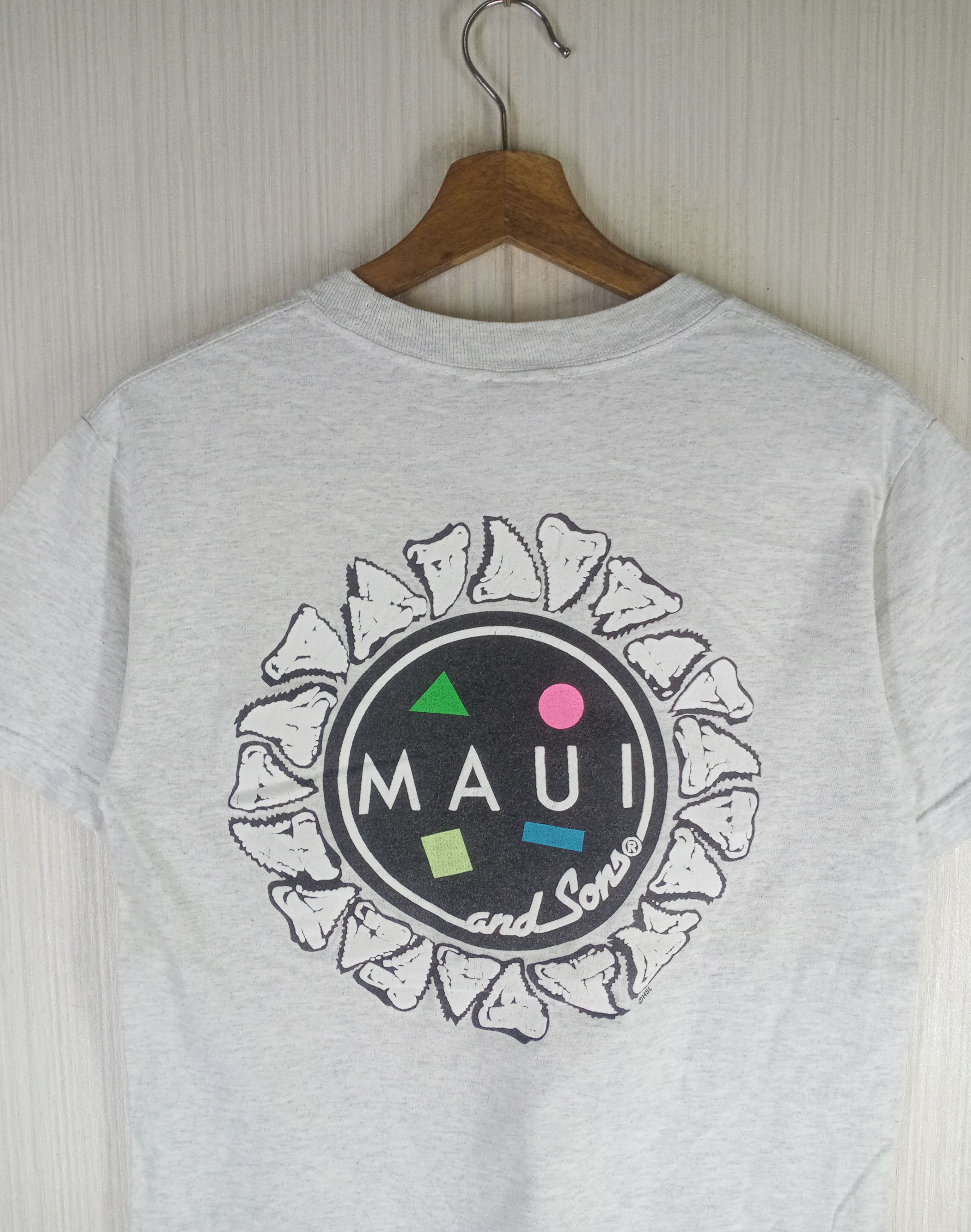 Maui and Sons Rare Vintage Maui And Sons Big Logo Tshirt Size US S / EU 44-46 / 1 - 1 Thumbnail