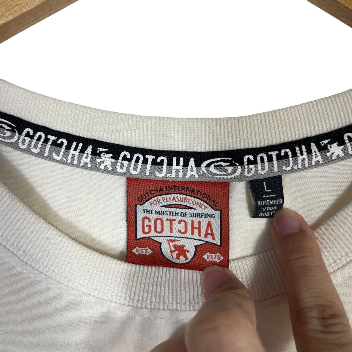 Gotcha Gotcha White Graphic T Shirt Surfwear Script Logo Back Print Size US L / EU 52-54 / 3 - 3 Thumbnail