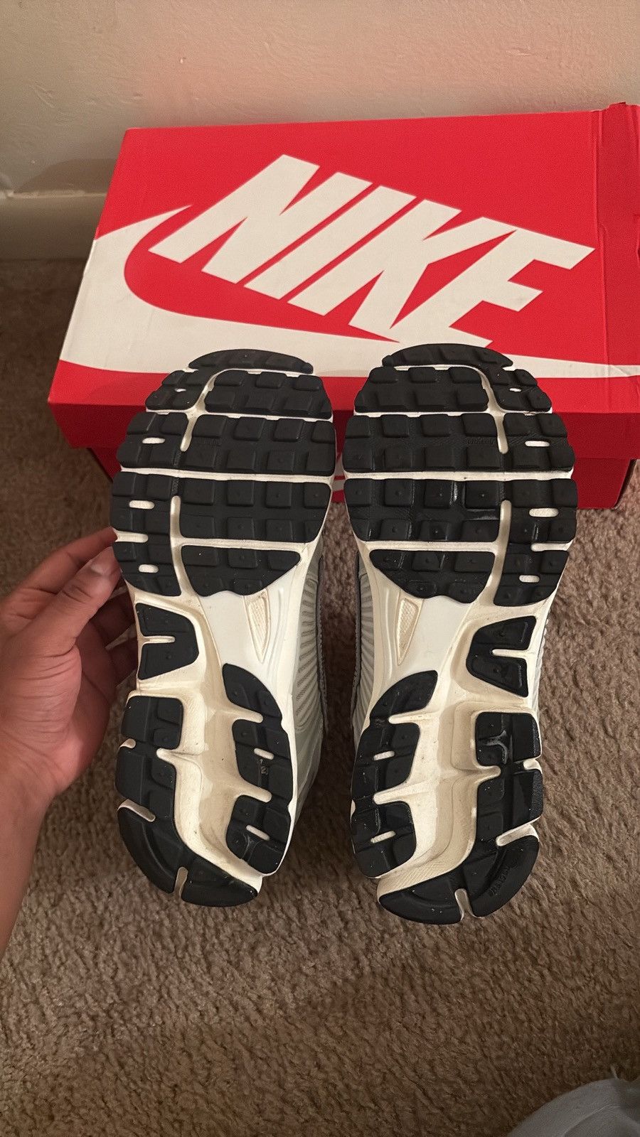 Nike Nike zoom vomero 5 Size US 8 / EU 41 - 2 Thumbnail