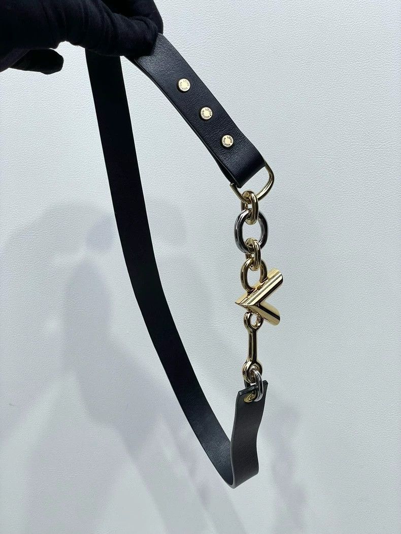 Louis Vuitton Louis Vuitton Leather belt with metal buckles belt Size ONE SIZE - 1 Thumbnail