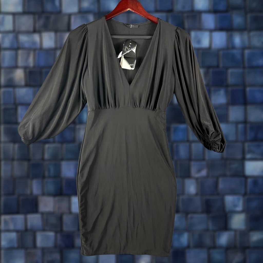Vintage VINTAGE not present; 21 Saints Dress Womens S Black Knit V-Neck 3/4 Sleeve Lined NEW Size S / US 4 / IT 40 - 1 Thumbnail
