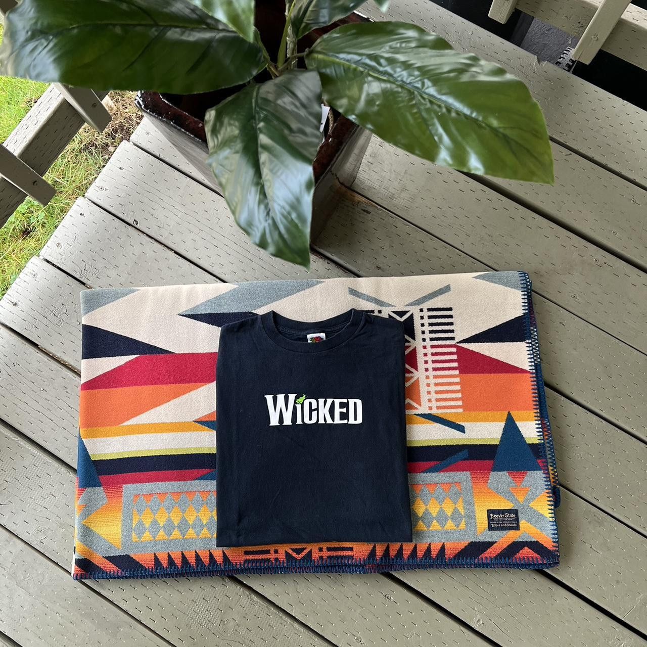 Vintage Vtg Wicked Musical Broadway Defy Gravity Tee Size US M / EU 48-50 / 2 - 4 Thumbnail