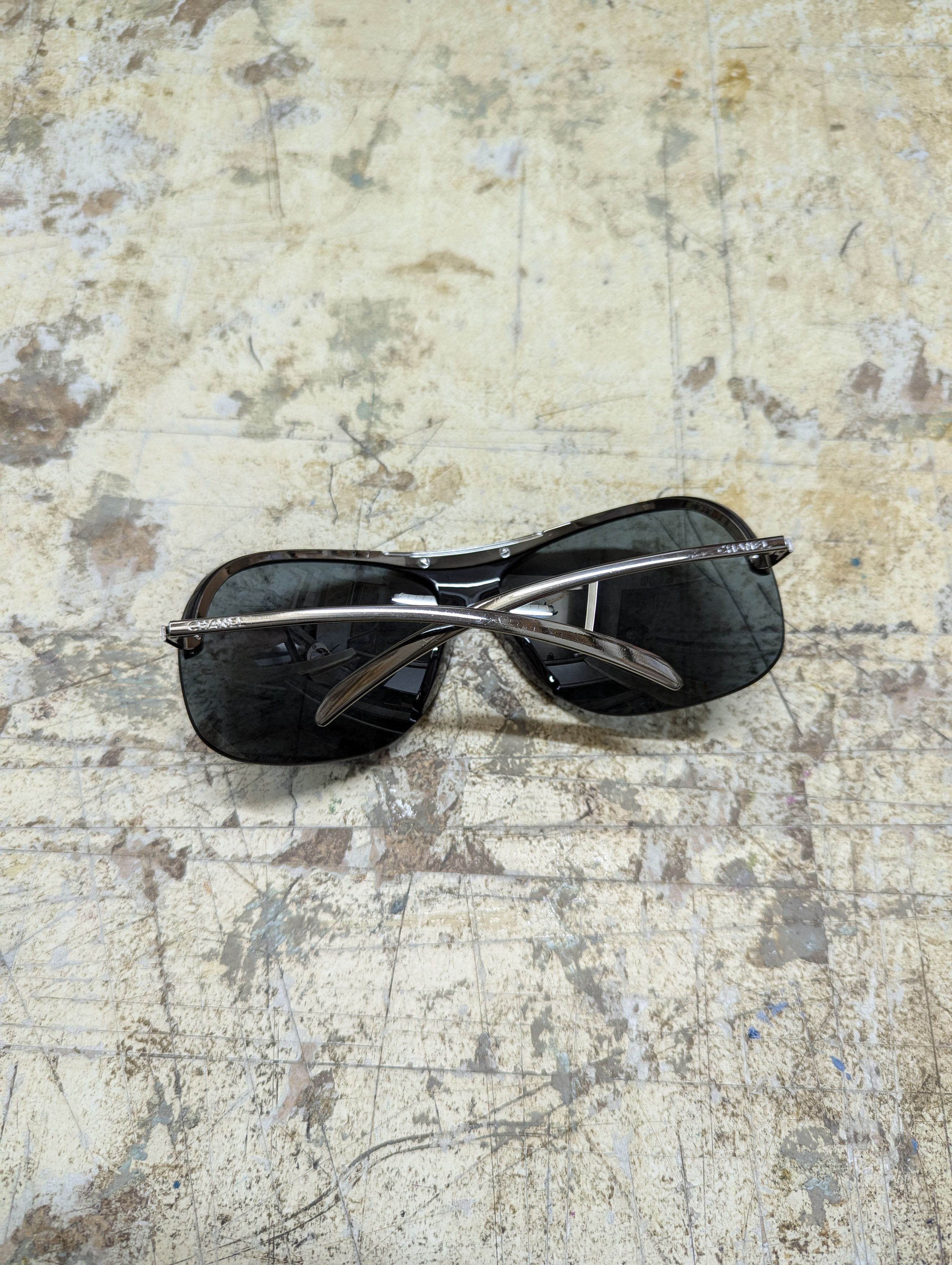Chanel 00s Chanel Shield Rimless Sunglasses Size ONE SIZE - 17 Thumbnail