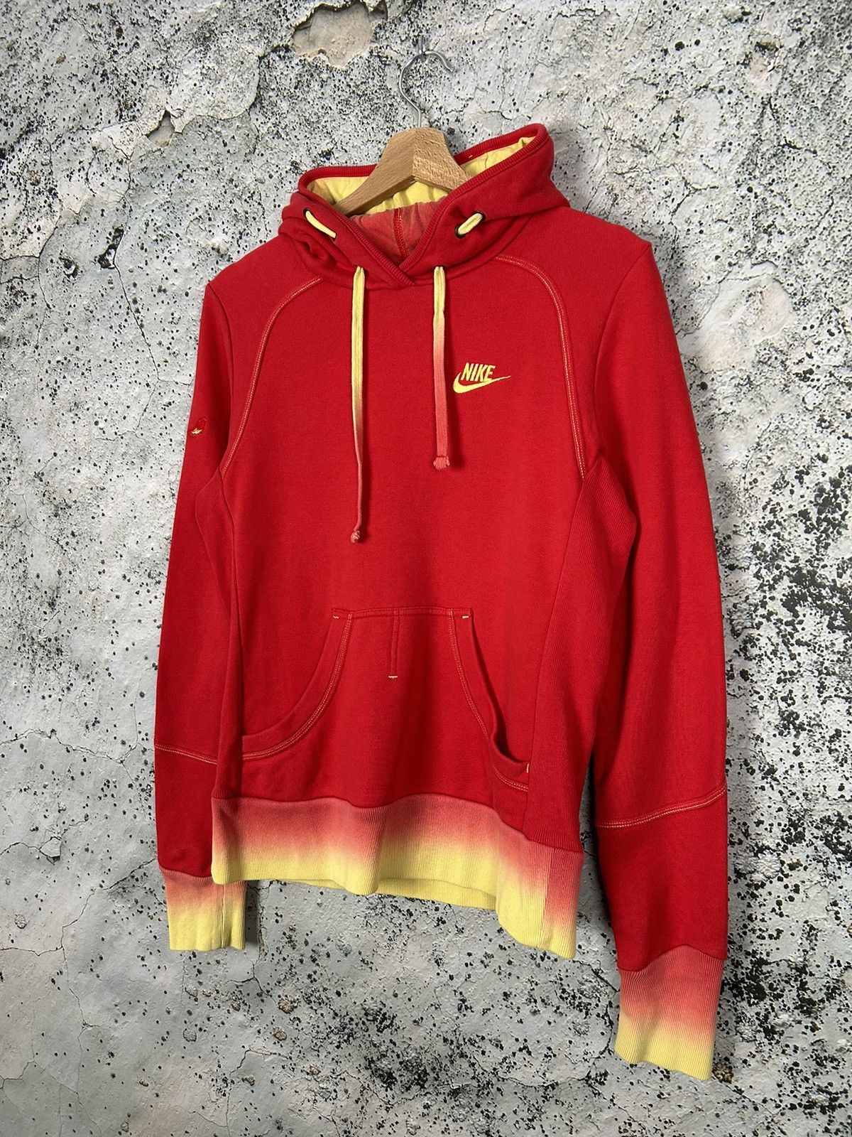 Nike Vintage Nike Red Hoodie Y2K Streetwear 00s Sportswear Size US M / EU 48-50 / 2 - 2 Thumbnail