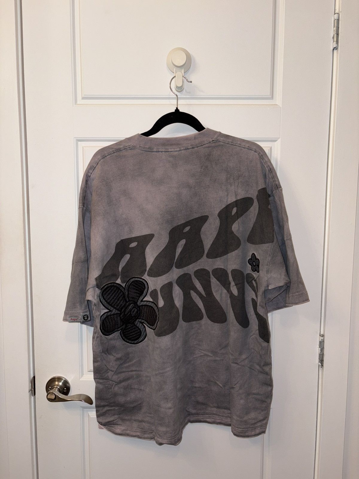 Aape AAPE BY A Bathing Ape “AAPE UNVS Peace Flower” Tee Size US L / EU 52-54 / 3 - 3 Thumbnail