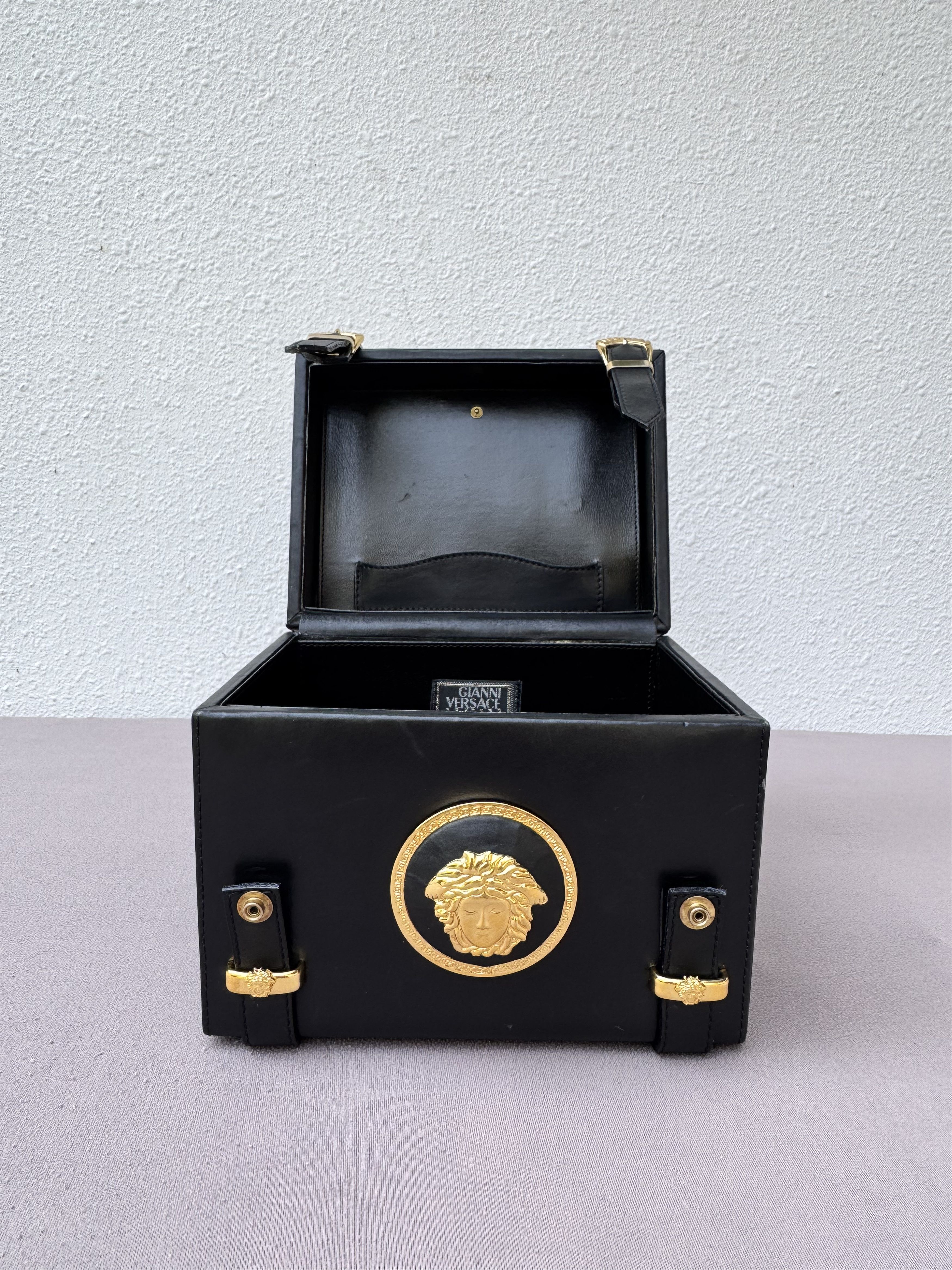 Versace Gianni Versace Couture Medusa Vanity Bag Size ONE SIZE - 16 Thumbnail