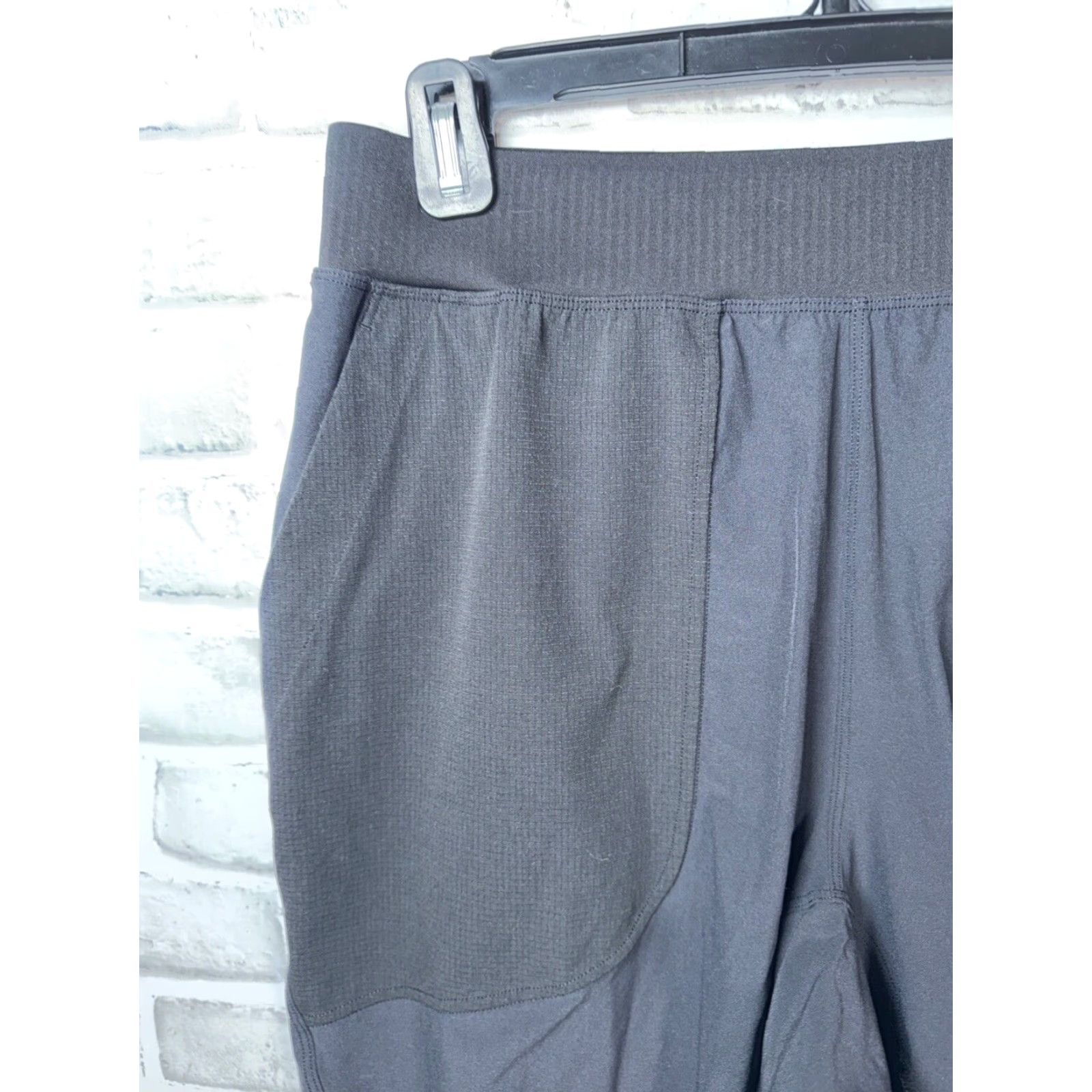 Lululemon Lululemon Athletic Shorts Mens S Black Activewear Regular Fit Short ~ Black S Mens Lululemon Athletic Shorts Size US 29 - 3 Thumbnail