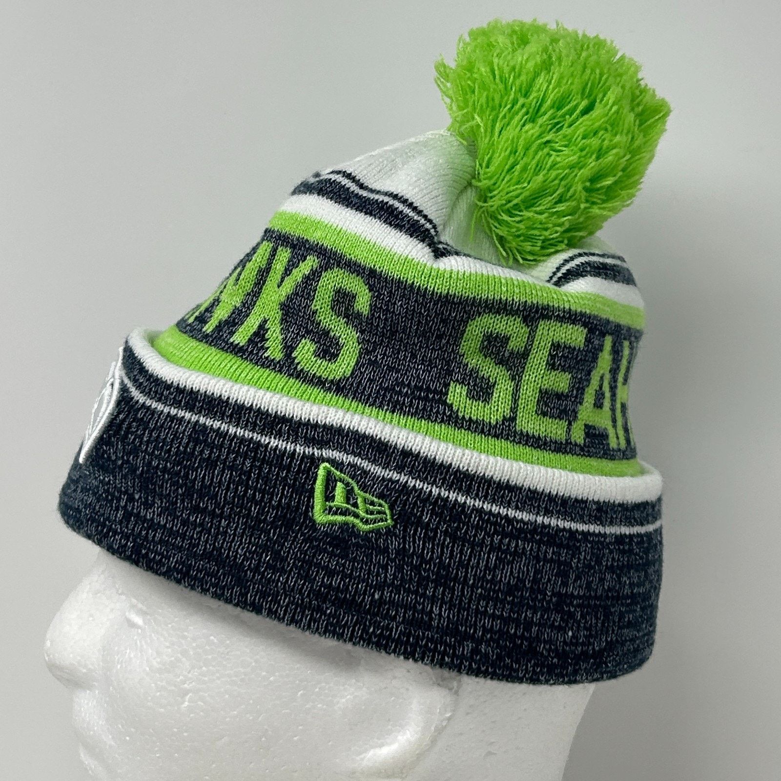 New Era Seattle Seahawks Cuffed Pom Pom Beanie Toque Winter Hat NFL Size ONE SIZE - 6 Thumbnail